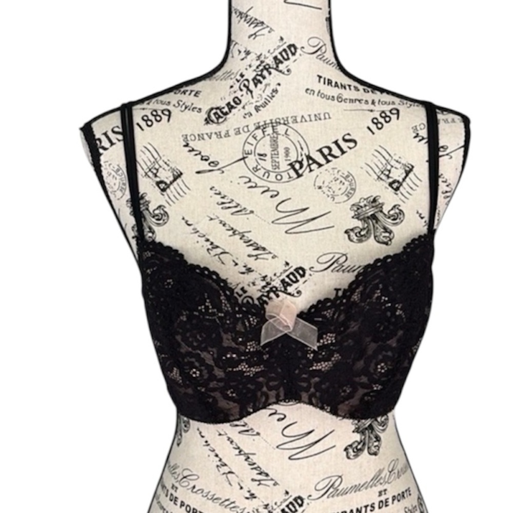 B.tempt’d black lightly padded lace overlay bra adjustable straps Sz 36DD